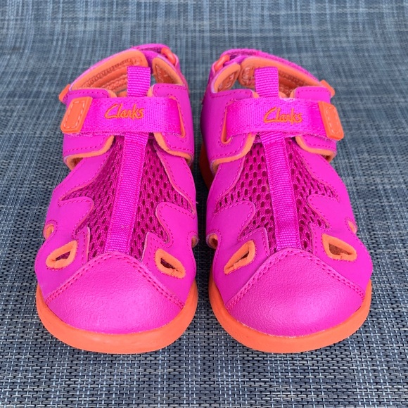 Clarks Girls Ezera Sea T. Closed Toe Fisherman Sandals in pink/orange size 8 - Picture 4 of 11